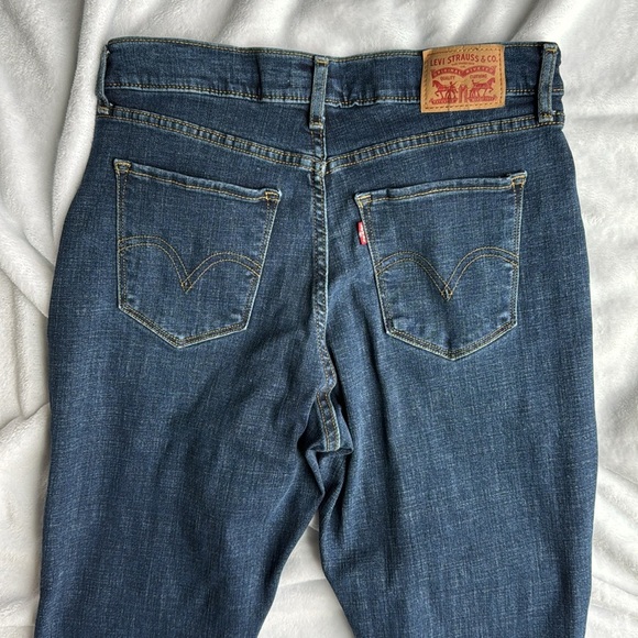 Levi's Women's Straight Leg Jeans - Dark Blue - Picture 4 of 5